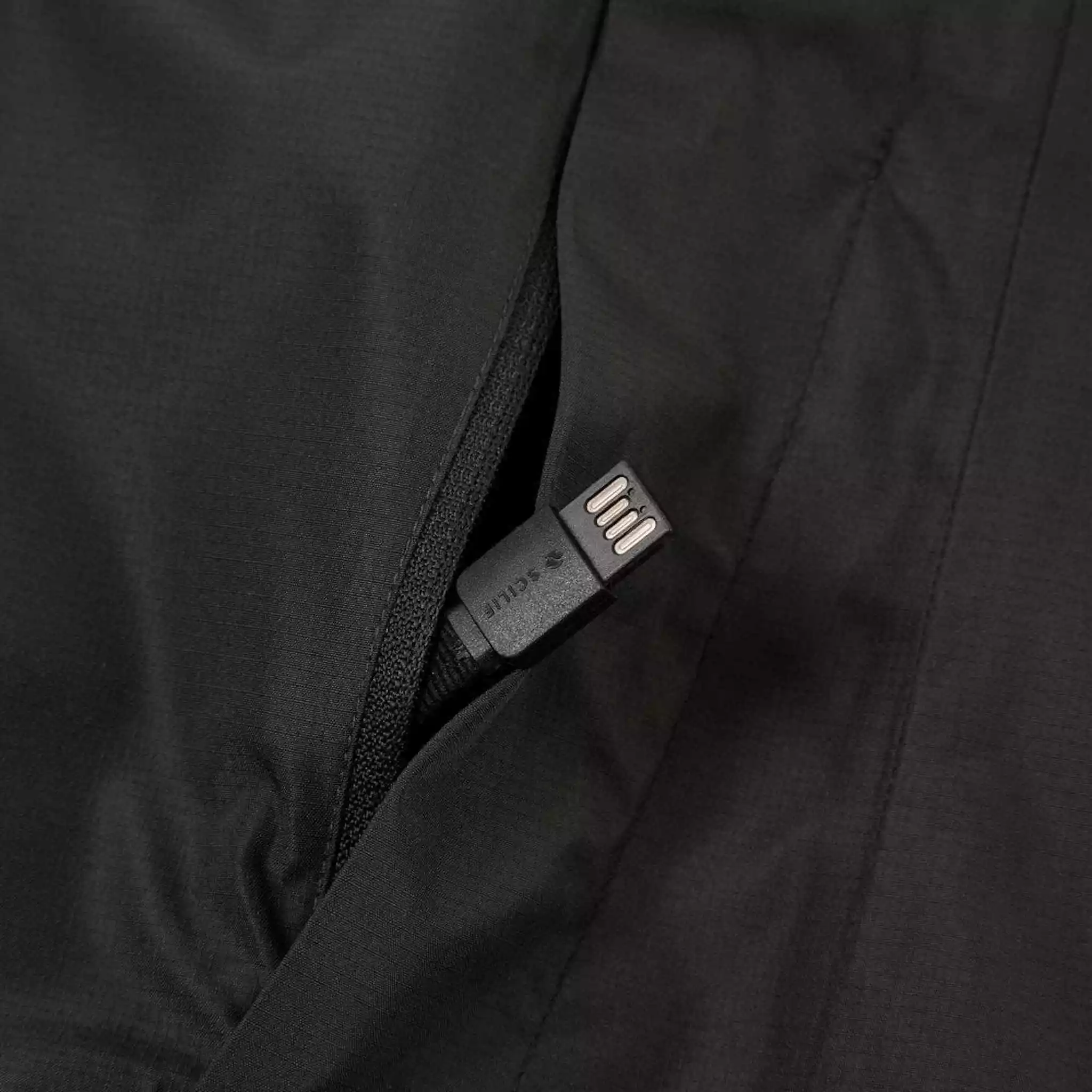 Veste Vélo Hommes Avec éclairage Intégré Nightvision Electron Altura 8 Veste Vélo Hommes Avec éclairage Intégré Nightvision Electron Altura – Image 6