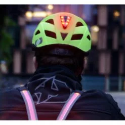 Casque De Vélo Noir à LED Arrière Intégrée Metro-V Oxford -Abus Soldes casque de velo noir a led arriere integree metro v oxford full 6