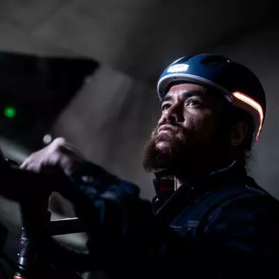 Casque Vélo Avec Led Intégrée Vio Nutcase Bleu Marine 8 Casque Vélo Avec Led Intégrée Vio Nutcase Bleu Marine – Image 6