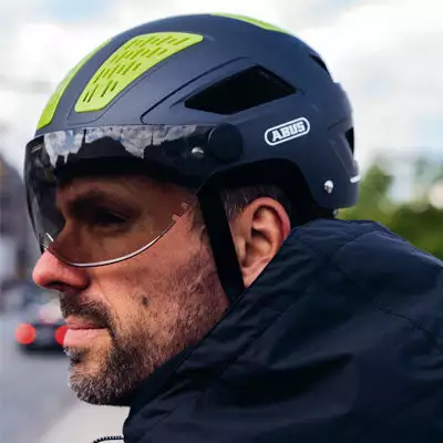 Casque Vélo Hyban 2.0 Ace Blanc Avec Visière Intégrée Abus 7 Casque Vélo Hyban 2.0 Ace Blanc Avec Visière Intégrée Abus – Image 5