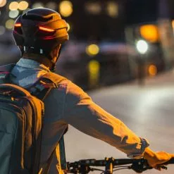 Casque Vélo Lumineux à Clignotants Ultra Lumos Noir -Abus Soldes casque velo lumineux a clignotants ultra lumos noir full 6