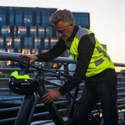 Gilet Jaune Avec éclairage Arrière Intégré Tegra EBike Wowow 11 Gilet Jaune Avec éclairage Arrière Intégré Tegra EBike Wowow -Abus Soldes gilet securite avec eclairage tegra wowow 4